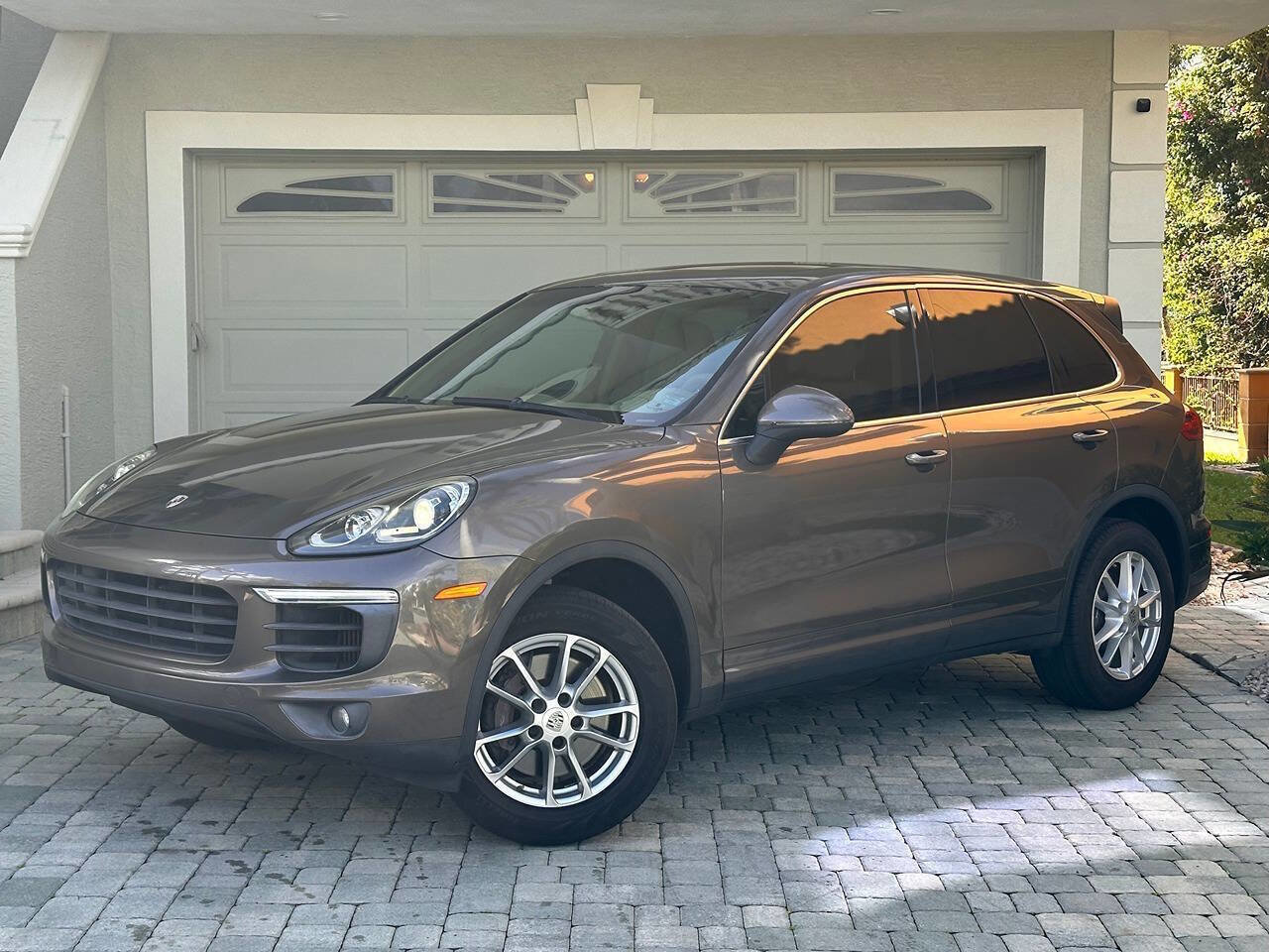 Used 2015 Porsche Cayenne Diesel AWD/4WD image 4