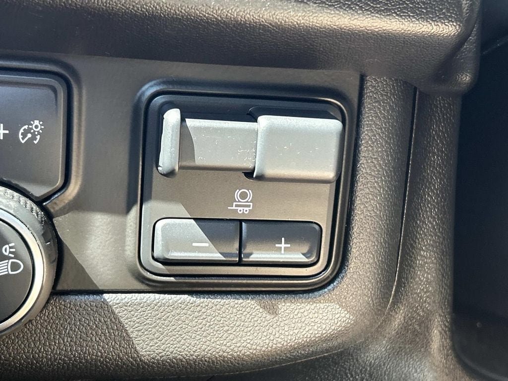 Used 2023 Chevrolet Tahoe Premier AWD/4WD image 26