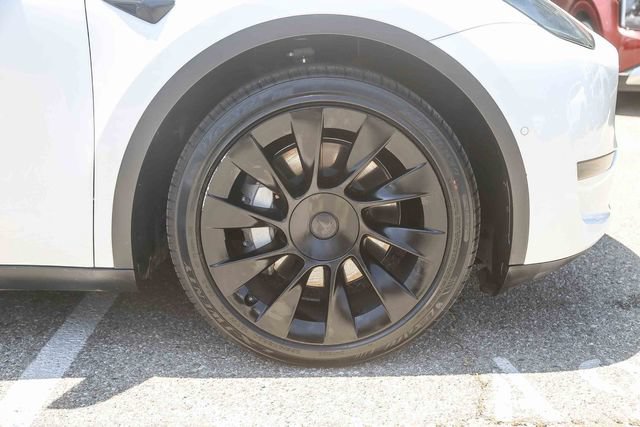 Used 2021 Tesla Model Y Long Range AWD/4WD image 12