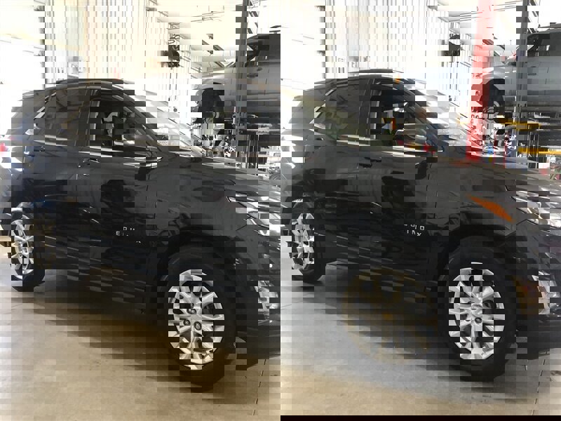 Used 2019 Chevrolet Equinox LT w/ Driver Convenience Package image 4