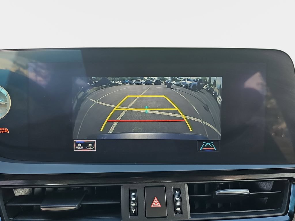Certified 2022 Lexus ES 300h w/ Premium Package FWD image 22
