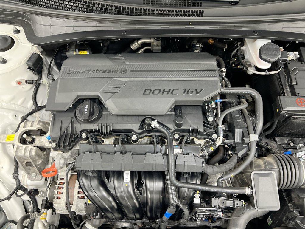 Used 2024 Hyundai Elantra SEL FWD image 25