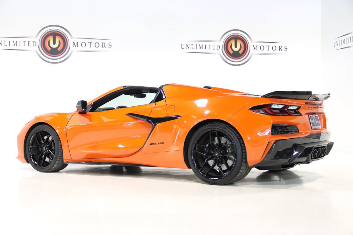 Used 2025 Chevrolet Corvette Z06 RWD image 79