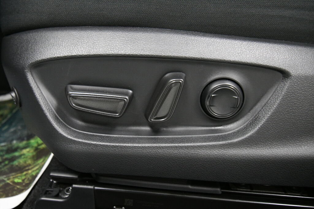 Used 2022 Toyota Camry LE FWD image 9