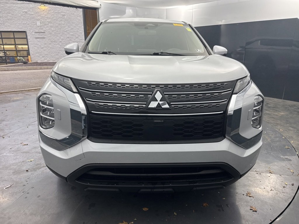 Used 2022 Mitsubishi Outlander ES image 8