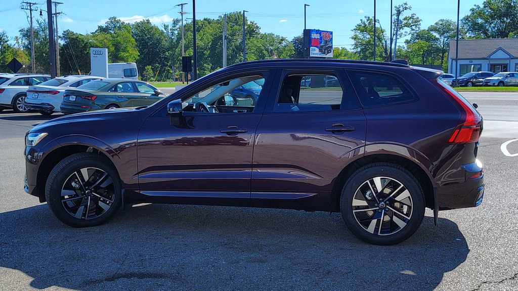 New 2026 Volvo XC60 B5 Plus w/ Climate Package image 5