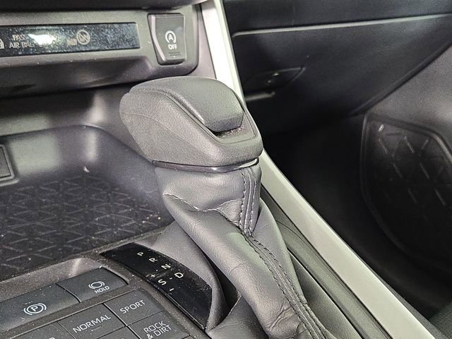 Used 2025 Toyota RAV4 XLE image 20