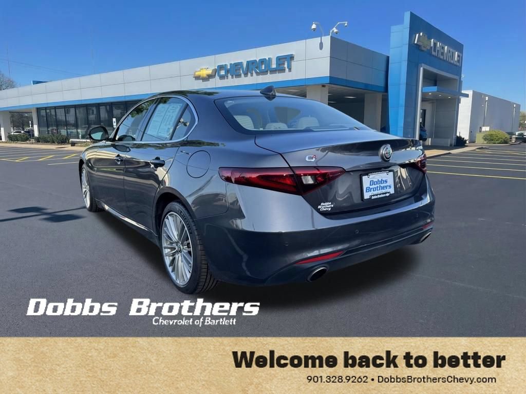 Used 2017 Alfa Romeo Giulia Ti w/ Lusso Light Wood Package AWD/4WD image 6