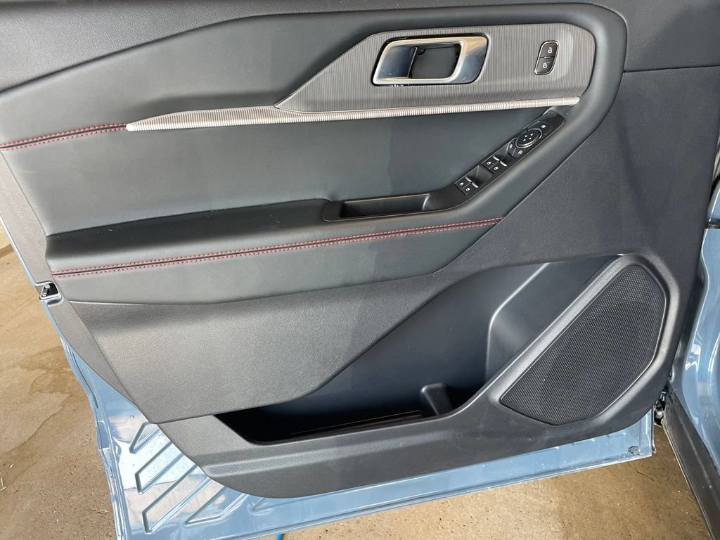 Used 2025 Ford Explorer ST-Line RWD image 9