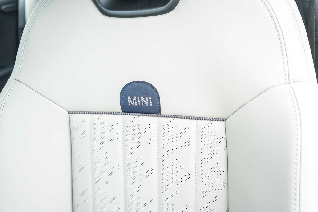 Used 2026 MINI Cooper 2-Door Hardtop FWD image 25