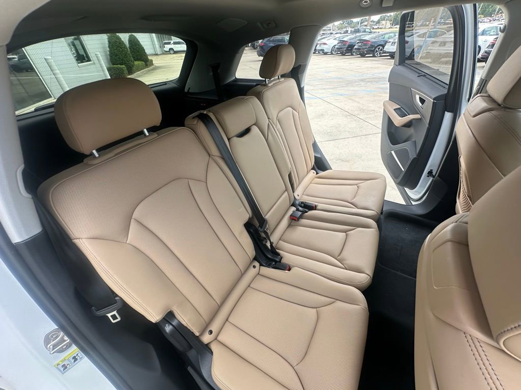 Used 2025 Audi Q7 3.0T Prestige image 27