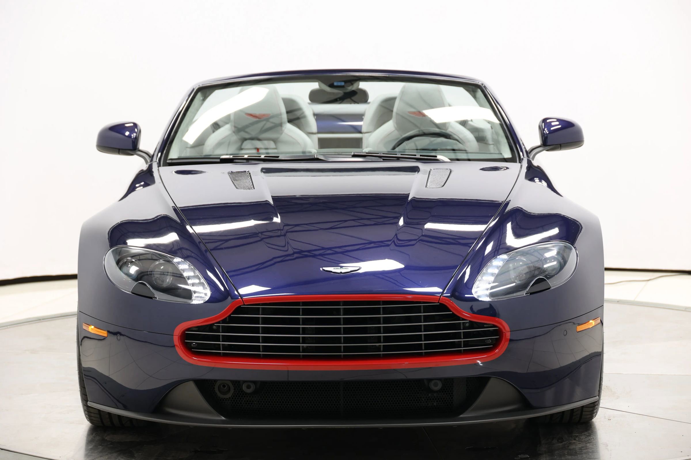 Used 2016 Aston Martin V8 Vantage GT RWD image 74