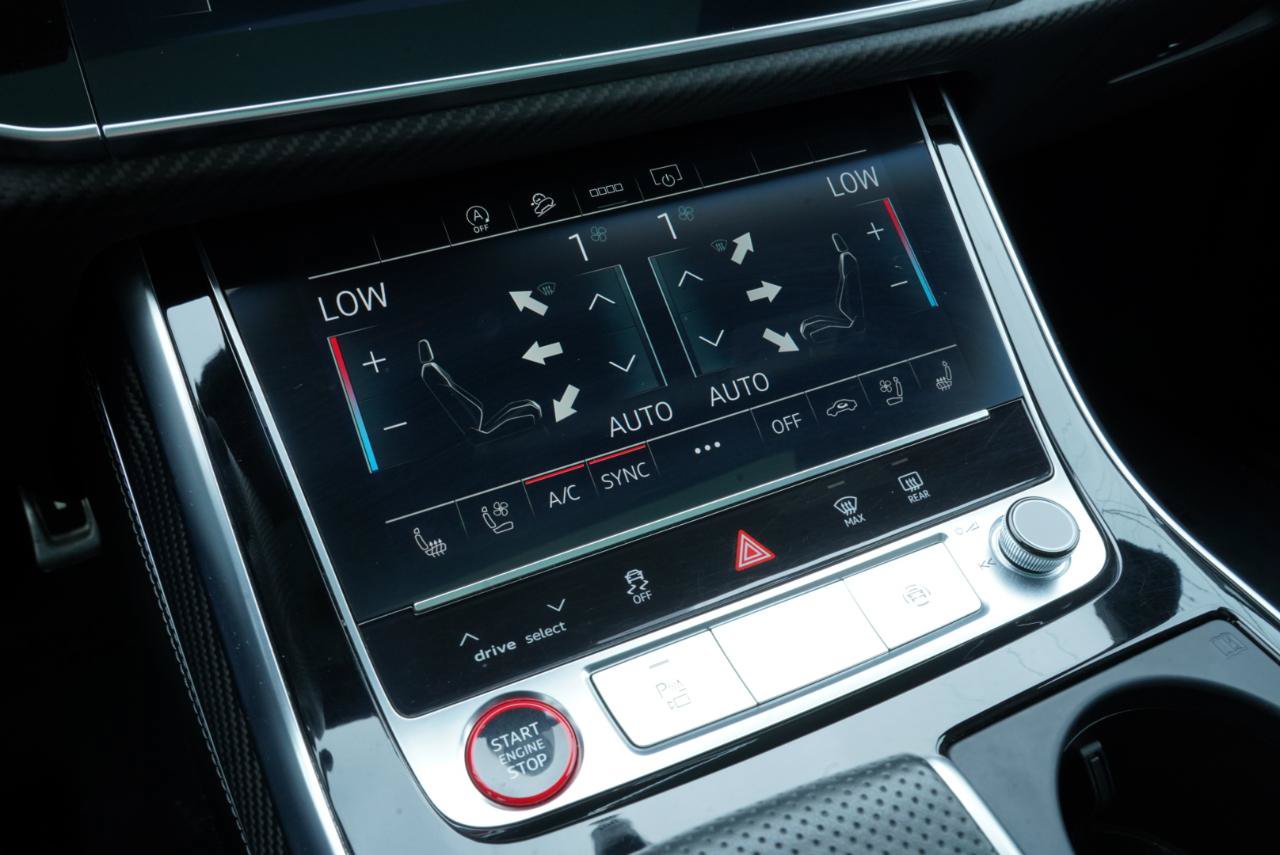 Used 2025 Audi SQ7 Premium Plus AWD/4WD image 38