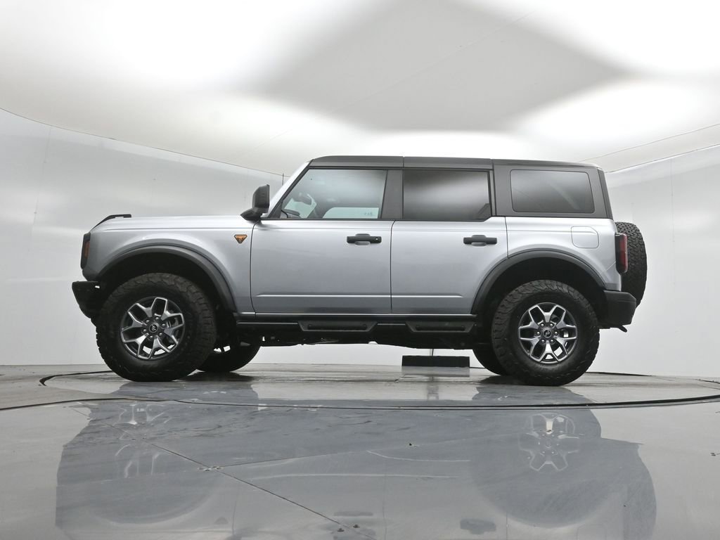 Certified 2024 Ford Bronco Badlands image 8
