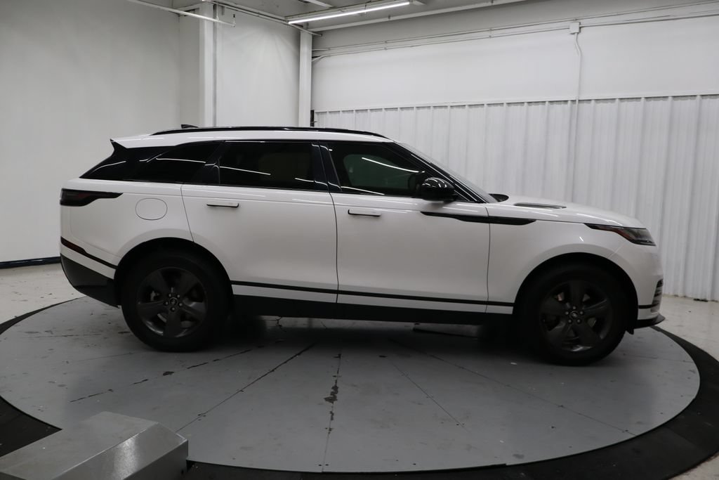 Used 2025 Land Rover Range Rover Velar Dynamic SE AWD/4WD image 2