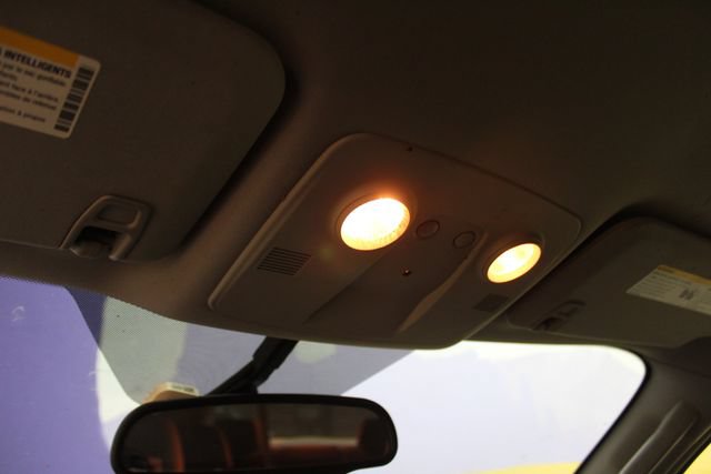 Used 2008 Saturn Outlook XE w/ Preferred Package FWD image 15
