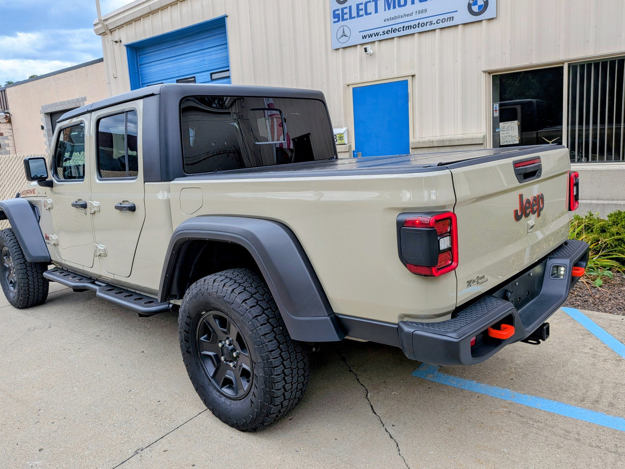 Used 2022 Jeep Gladiator Mojave w/ LED Lighting Group AWD/4WD image 4