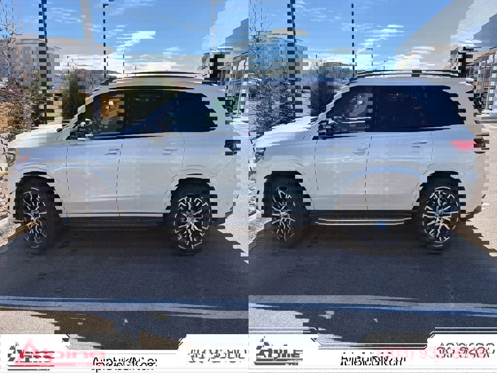 Used 2023 Mercedes-Benz GLS 580 4MATIC image 2