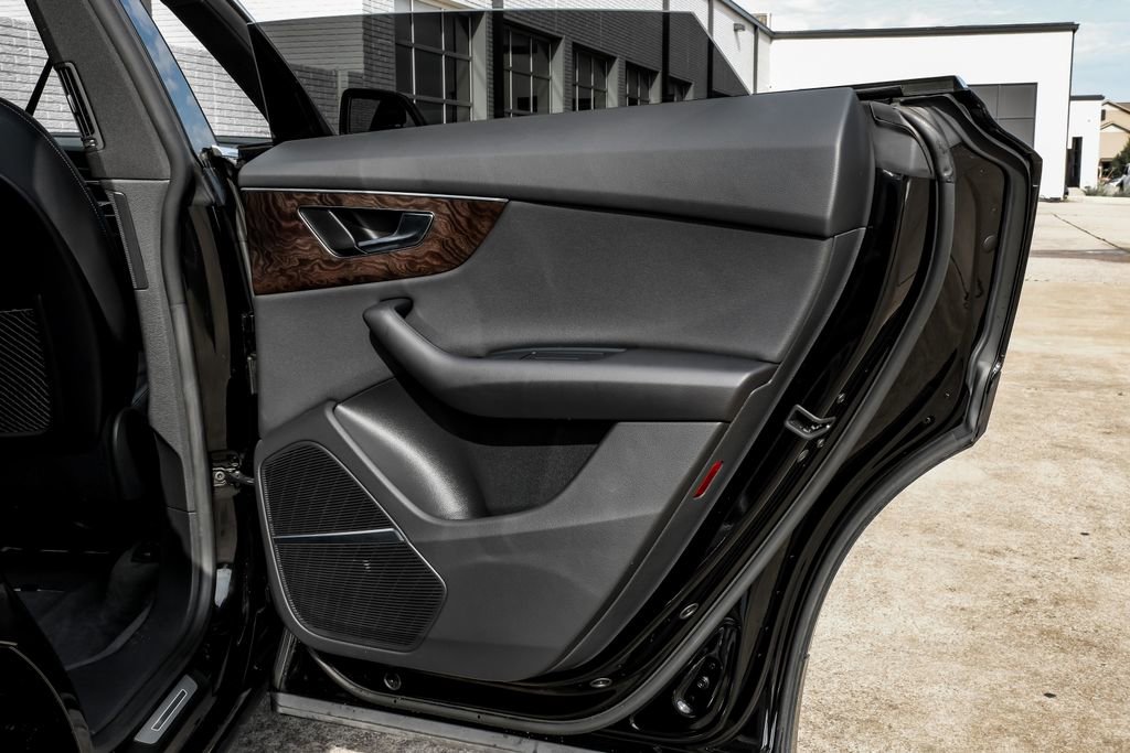 Used 2022 Audi Q8 Premium Plus image 44