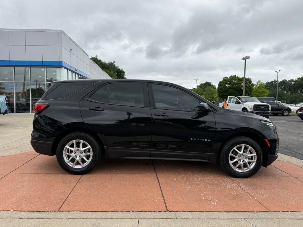 Used 2023 Chevrolet Equinox LS w/ LS Convenience Package FWD image 7