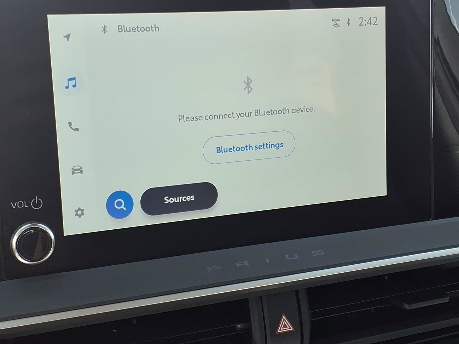 Used 2025 Toyota Prius LE FWD image 17