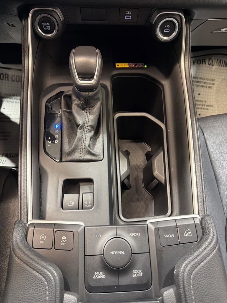 Used 2024 Toyota Grand Highlander AWD image 32
