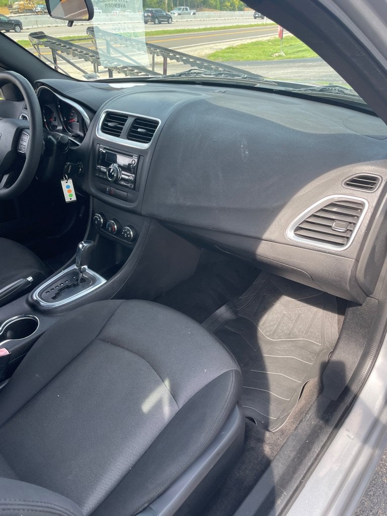 Used 2013 Dodge Avenger SE FWD image 20