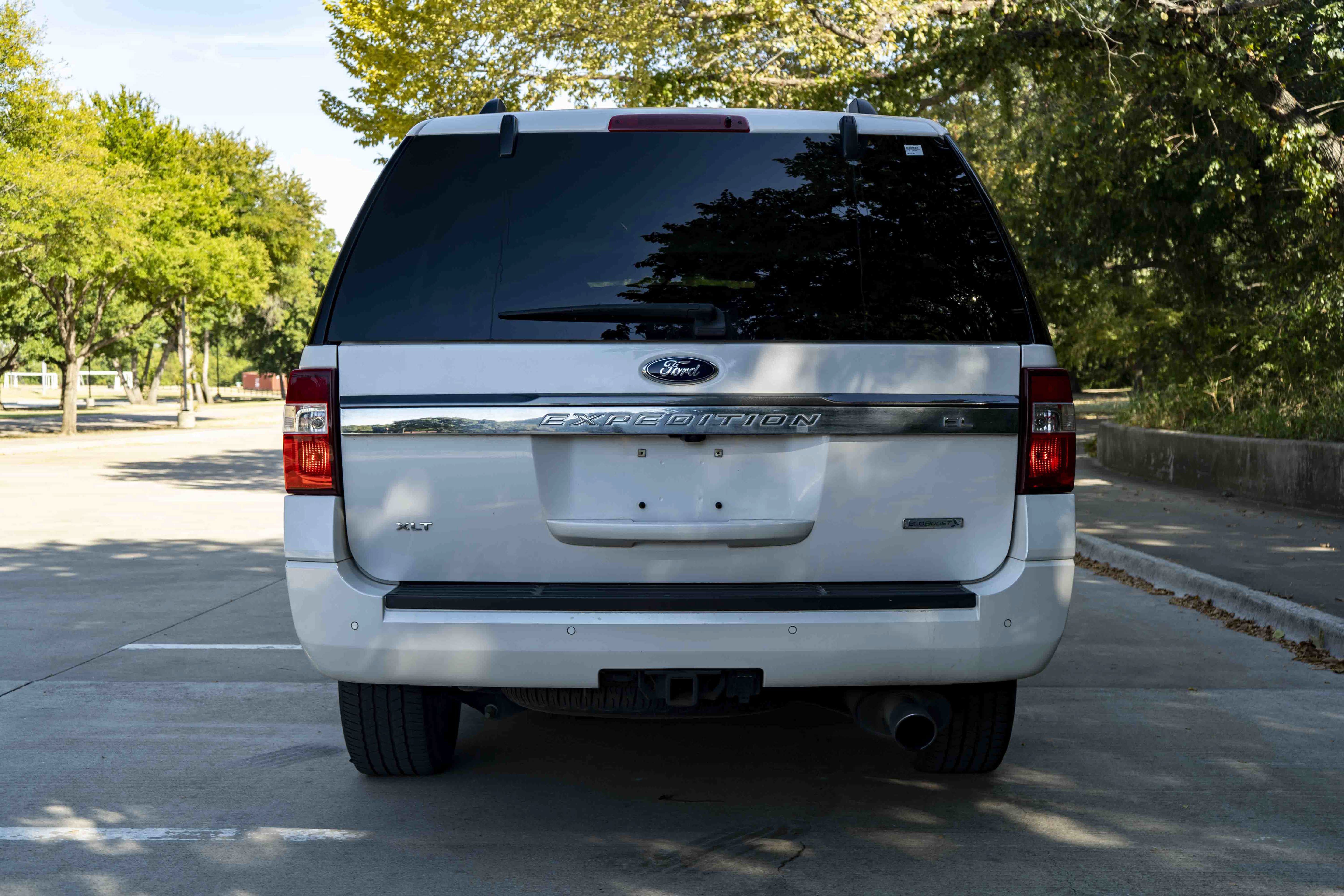 Used 2016 Ford Expedition EL XLT w/ Equipment Group 202A RWD image 8