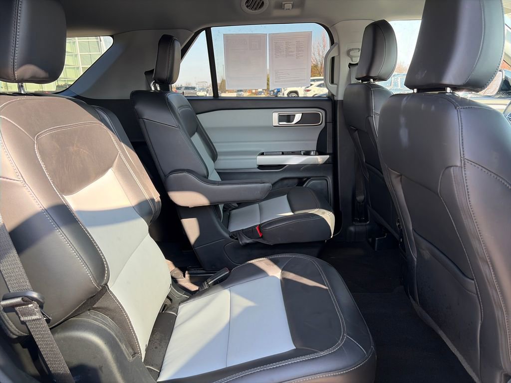 Used 2023 Ford Explorer XLT w/ Equipment Group 202A image 32