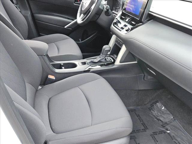 Used 2025 Toyota Corolla Cross LE FWD image 19