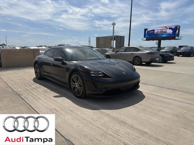 Used 2022 Porsche Taycan image 1