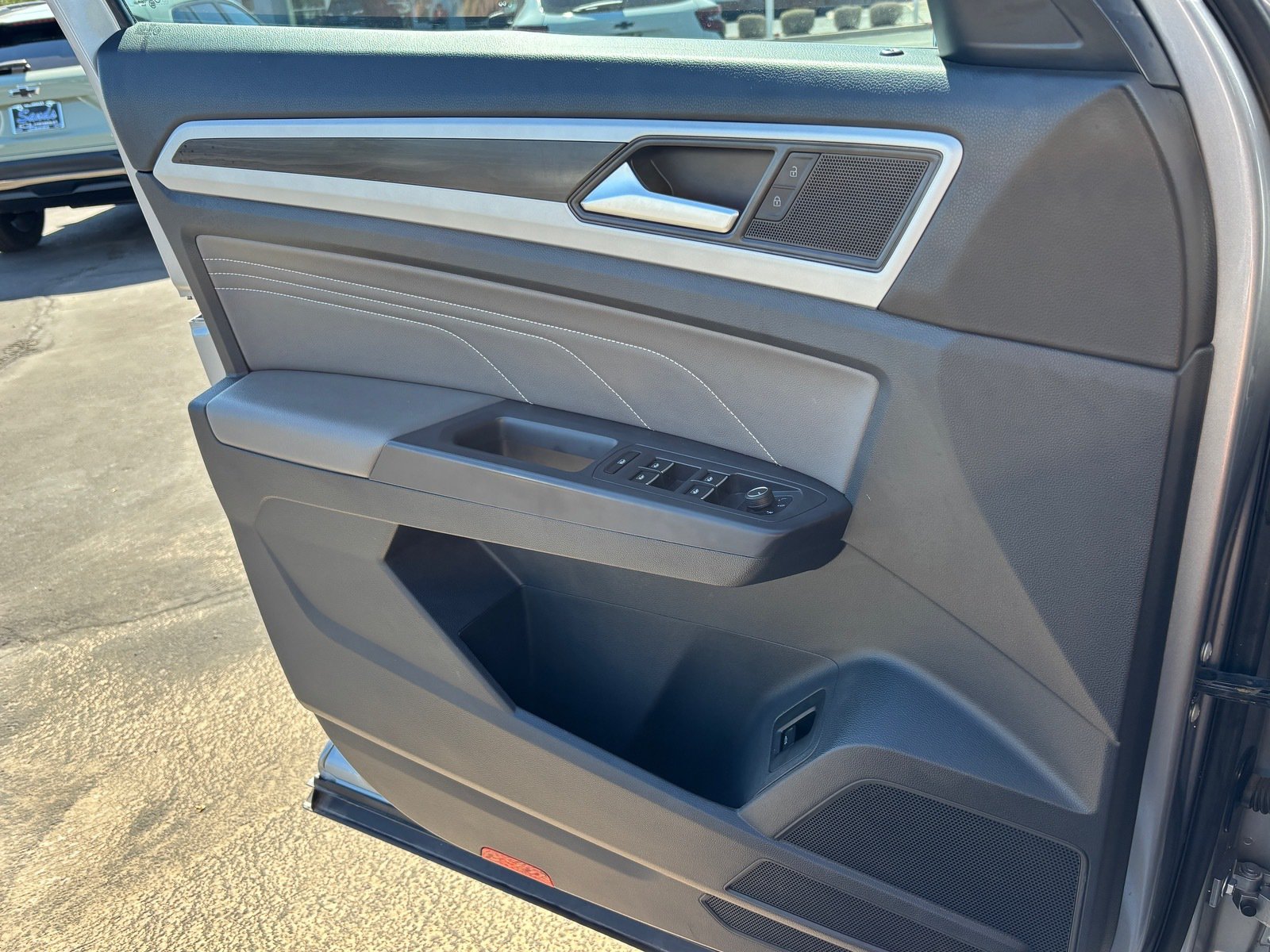 Used 2021 Volkswagen Atlas SE FWD image 11