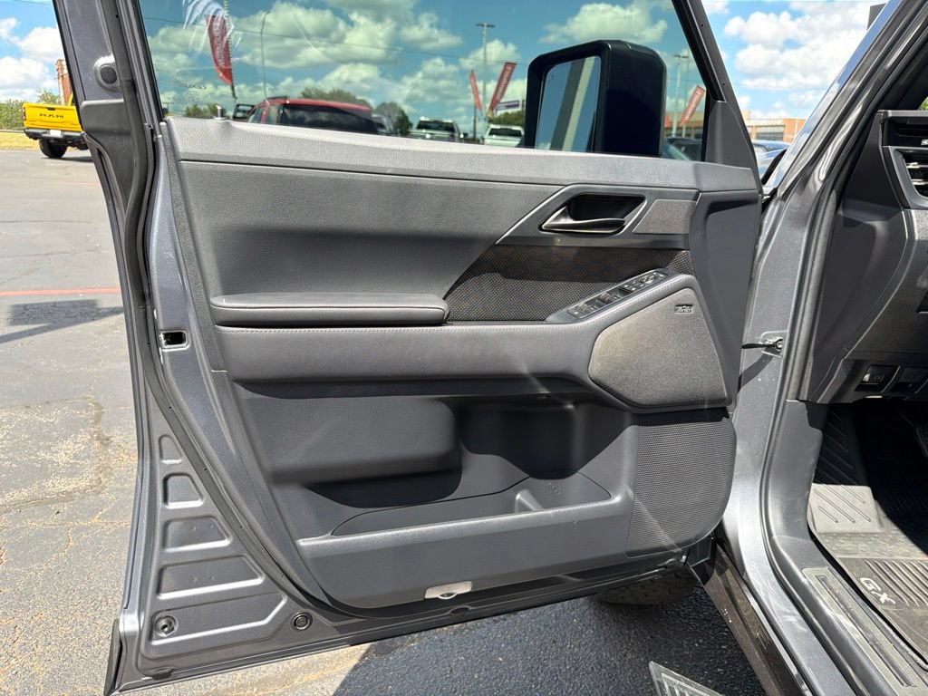 Used 2025 Lexus GX 550 AWD/4WD image 12