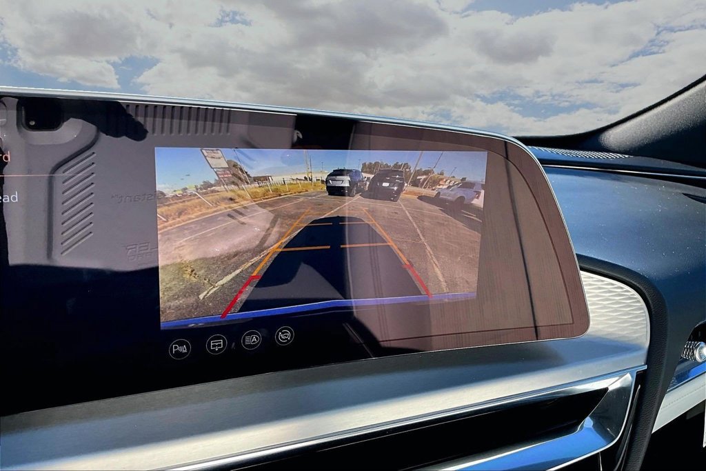 Certified 2024 Cadillac Lyriq Luxury RWD image 14