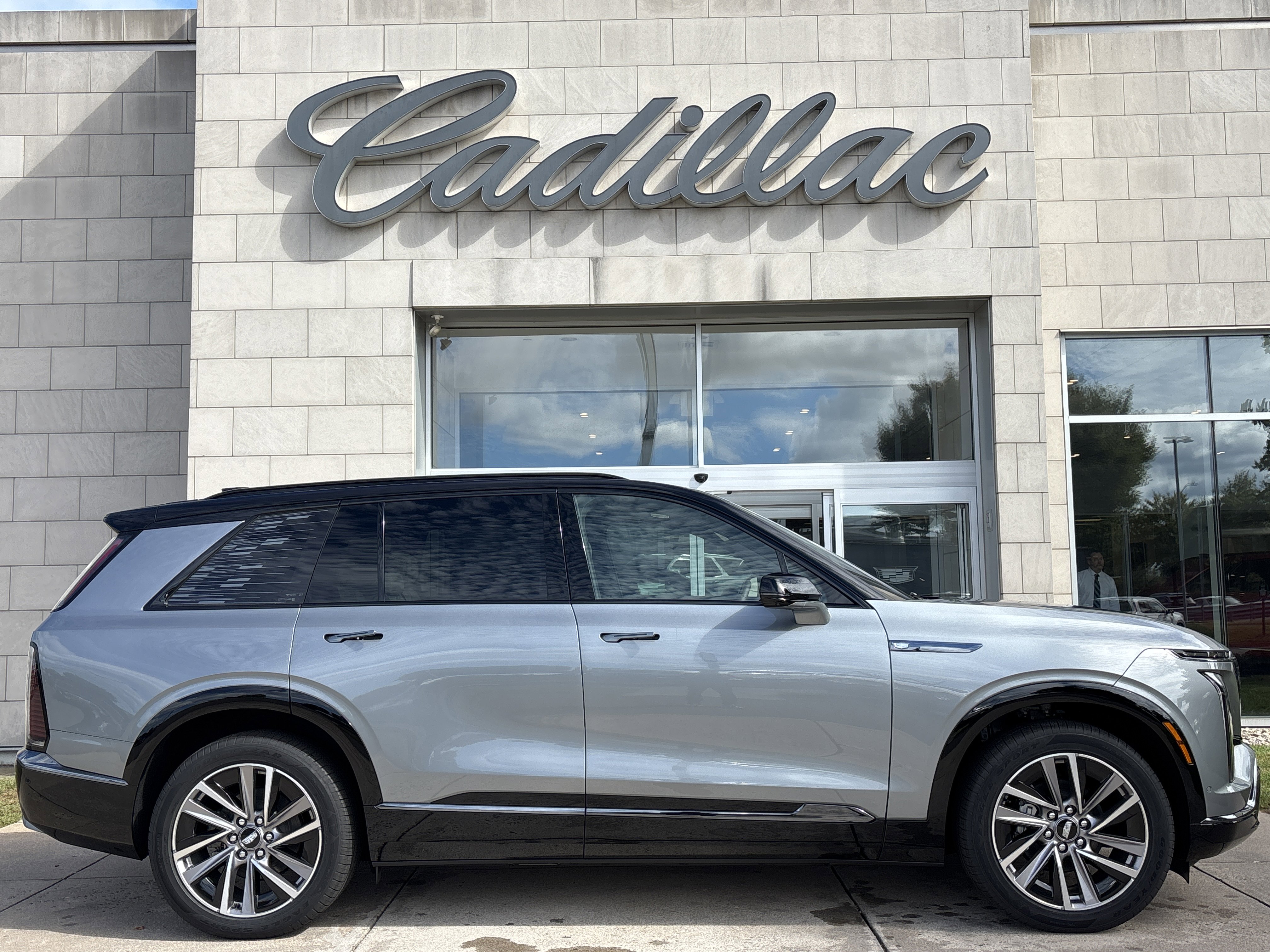 New 2026 Cadillac Vistiq Sport image 3