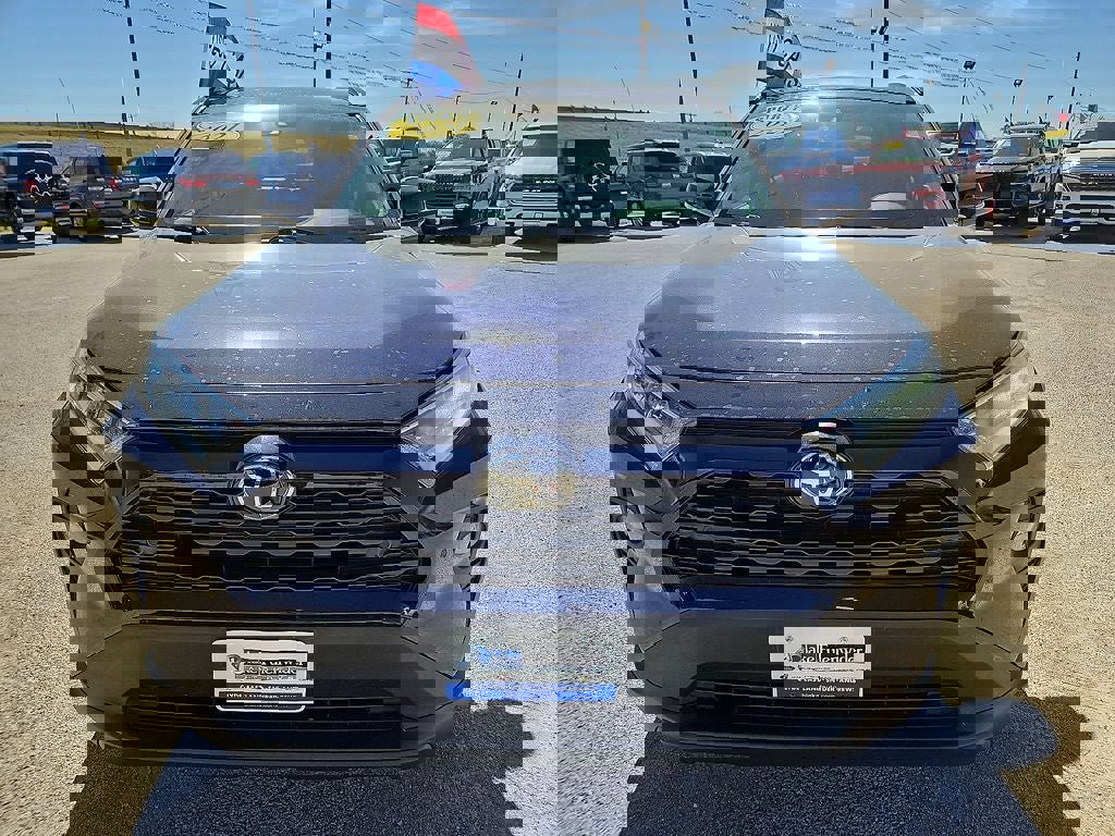 Used 2021 Toyota RAV4 XLE Premium image 12