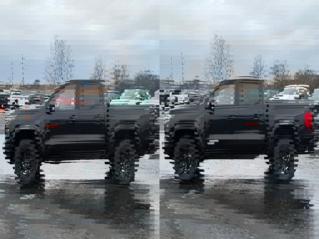 New 2026 GMC Canyon Elevation w/ Convenience Package image 4