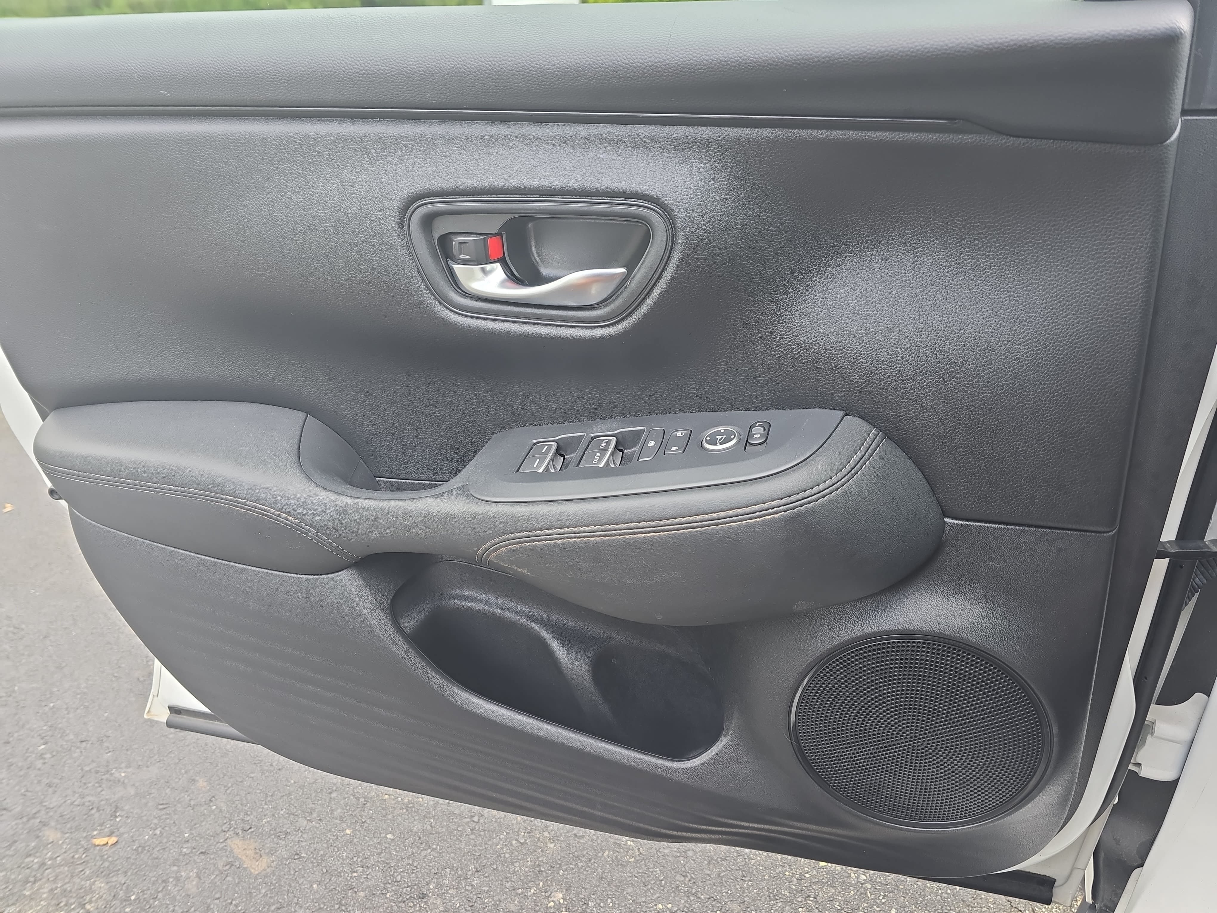 Certified 2024 Honda HR-V EX-L image 26