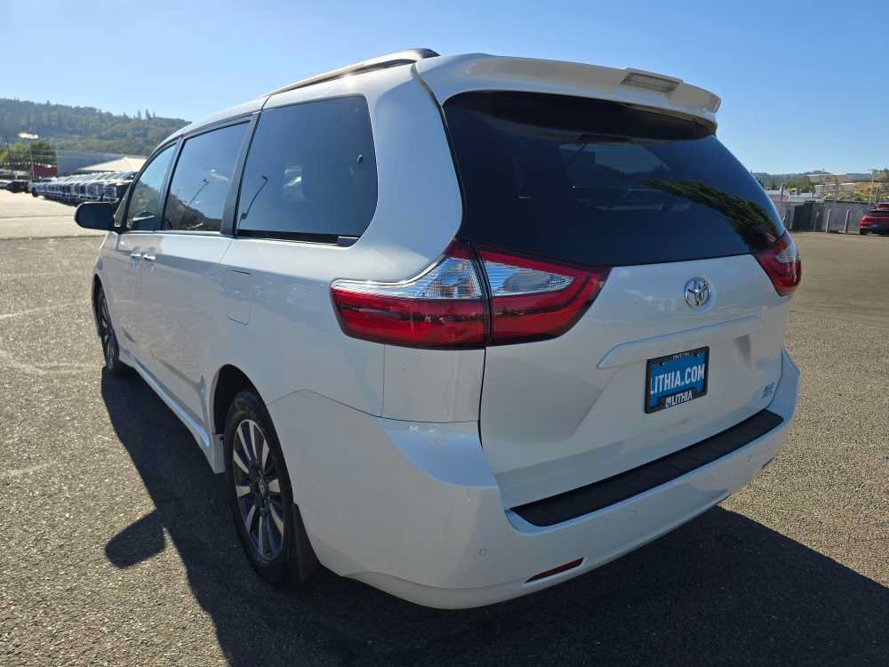 Used 2019 Toyota Sienna XLE w/ XLE Navigation Package AWD/4WD image 3