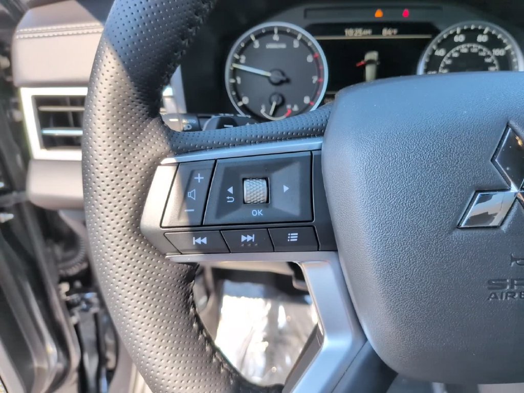 New 2026 Mitsubishi Outlander LE AWD/4WD image 20