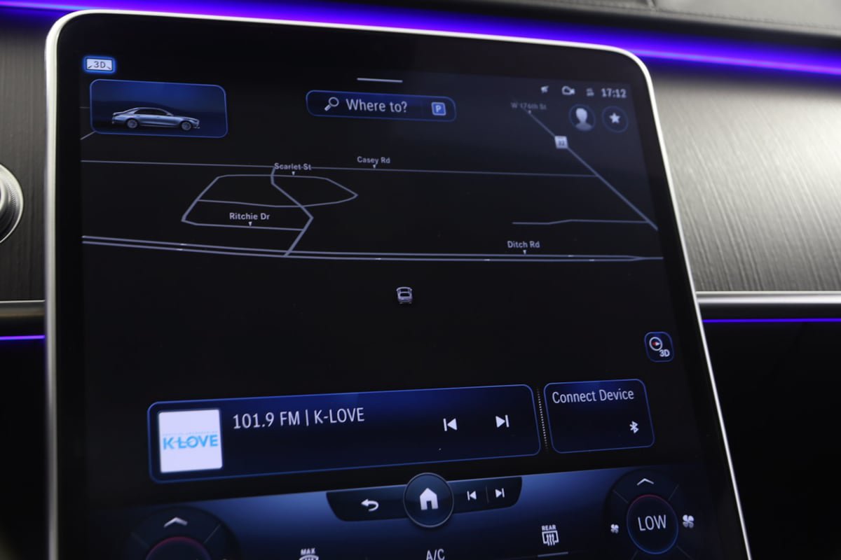 Used 2022 Mercedes-Benz S 500 4MATIC w/ AMG Line Package image 10