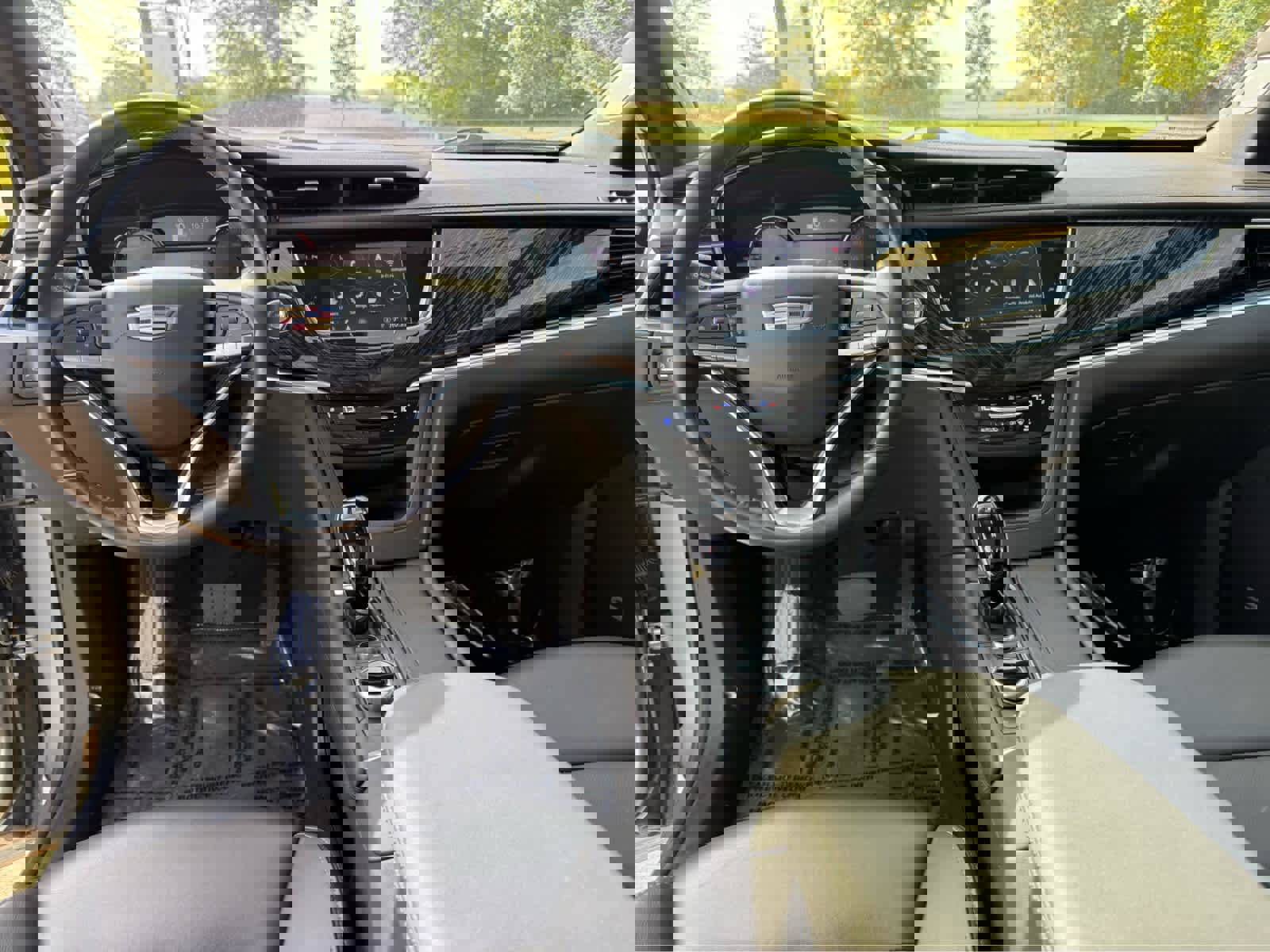 Used 2025 Cadillac XT6 Premium Luxury image 15