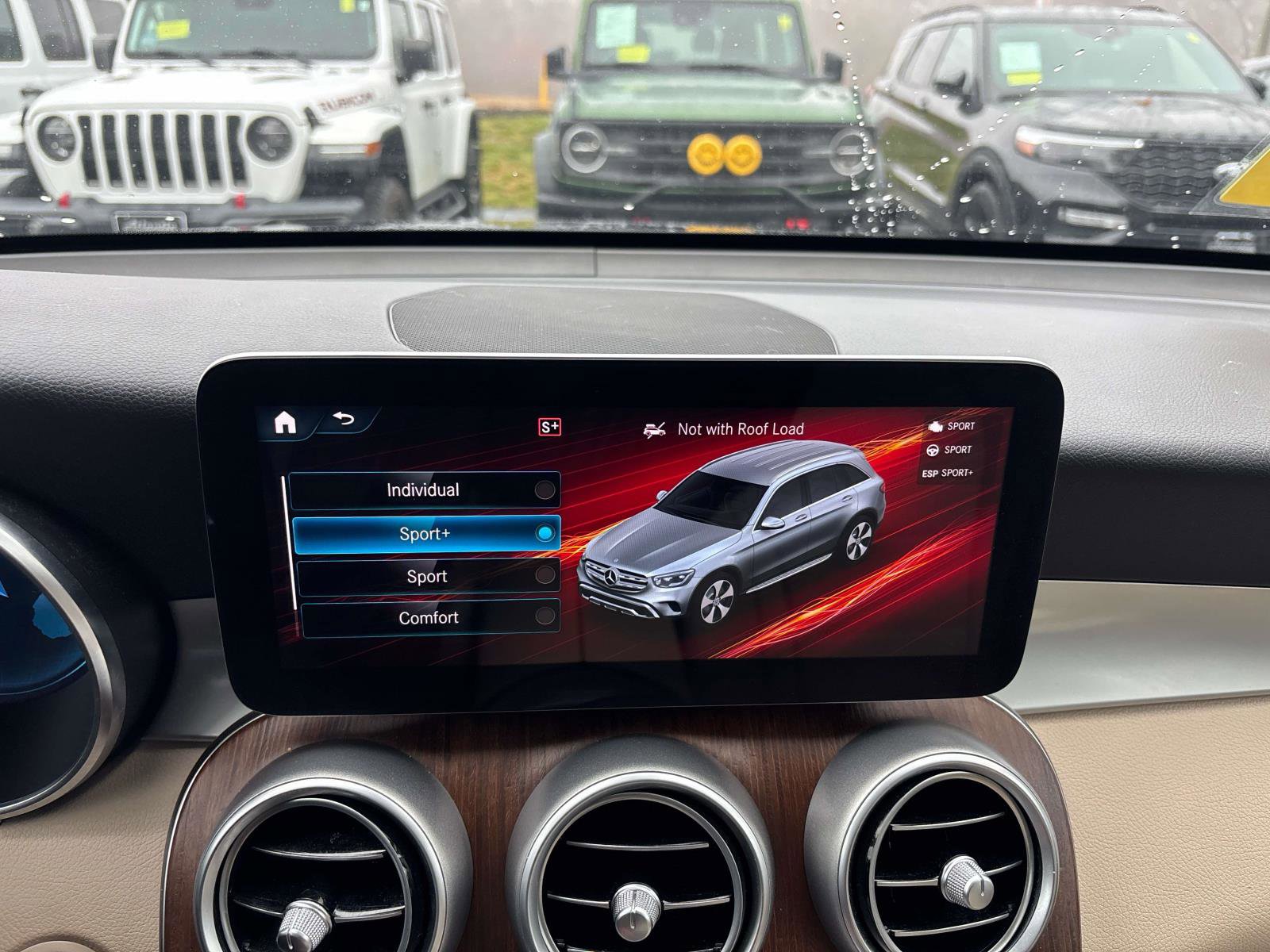 Used 2021 Mercedes-Benz GLC 300 4MATIC image 27