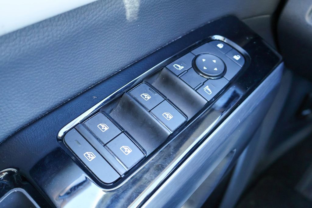 Used 2025 Nissan Pathfinder SL image 17