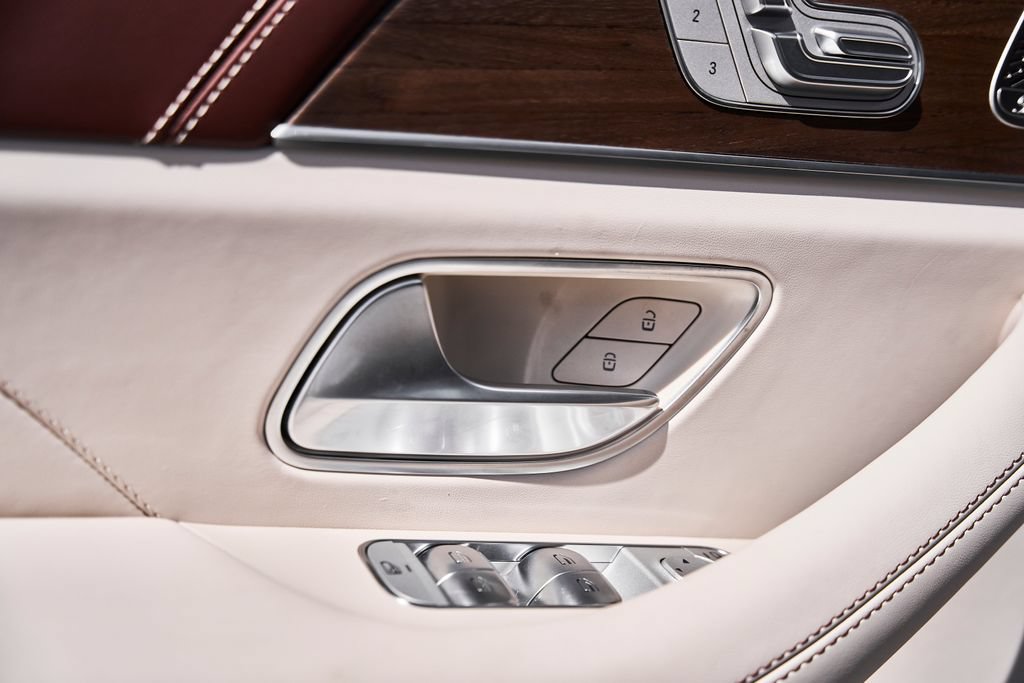 Used 2026 Mercedes-Benz Maybach GLS 600 4MATIC image 34