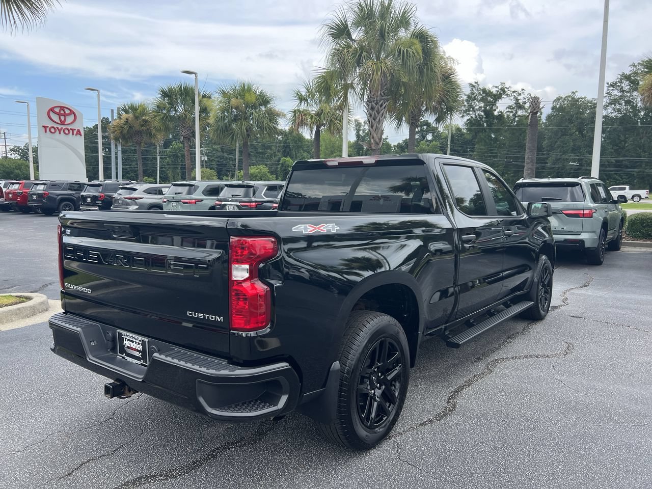 Used 2023 Chevrolet Silverado 1500 Custom AWD/4WD image 10