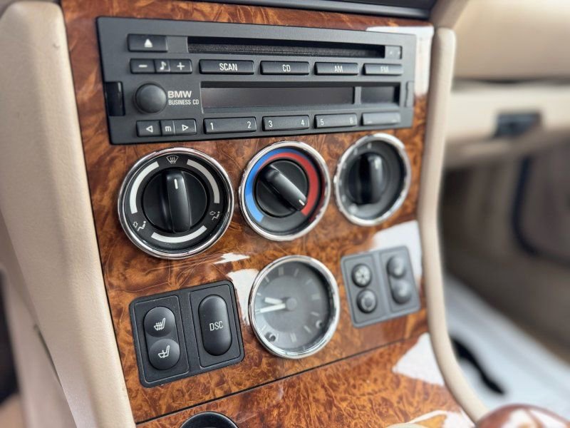 Used 2000 BMW Z3 2.5i RWD image 11