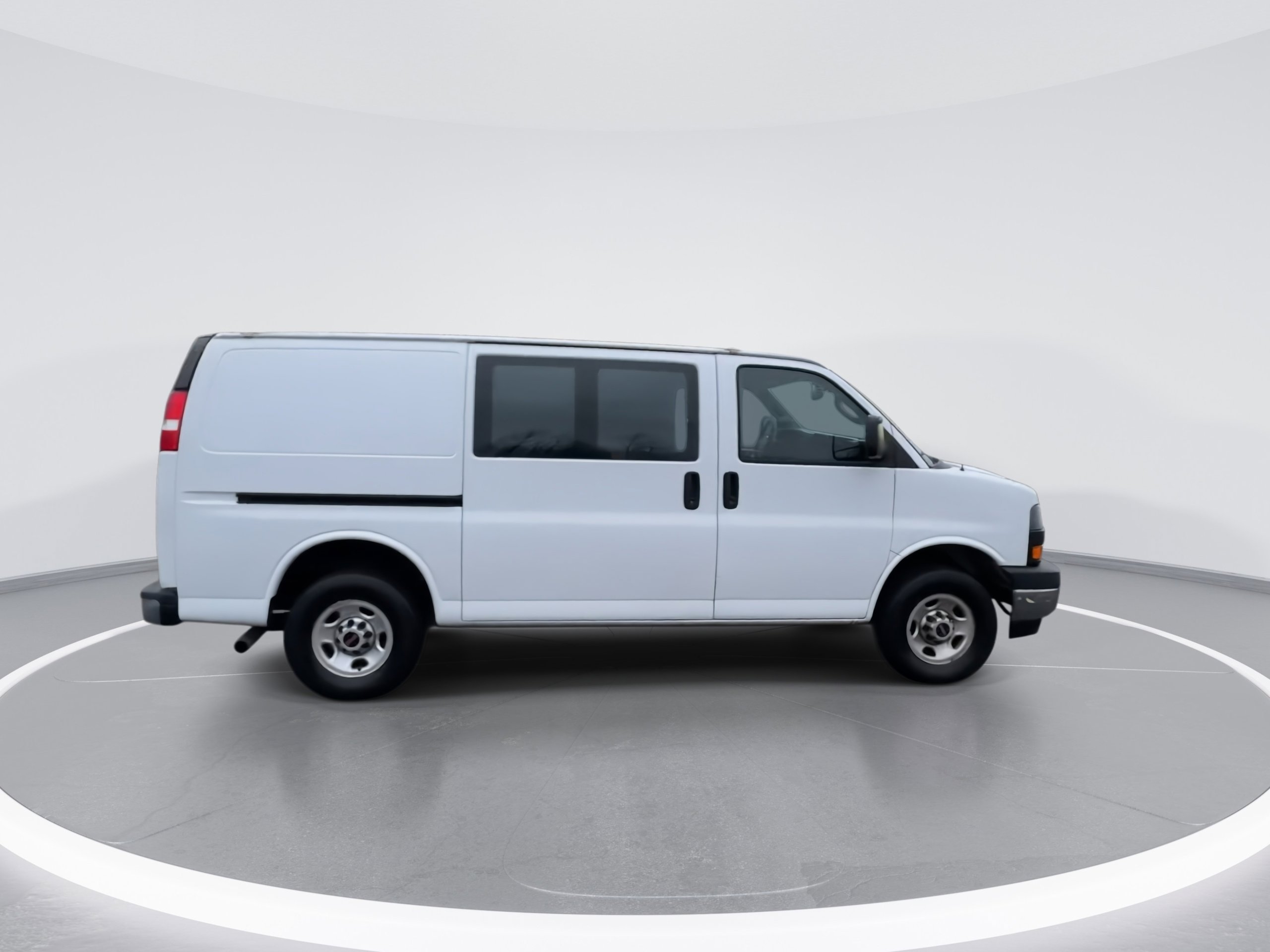 Used 2021 GMC Savana 2500 w/ Driver Convenience Package image 9