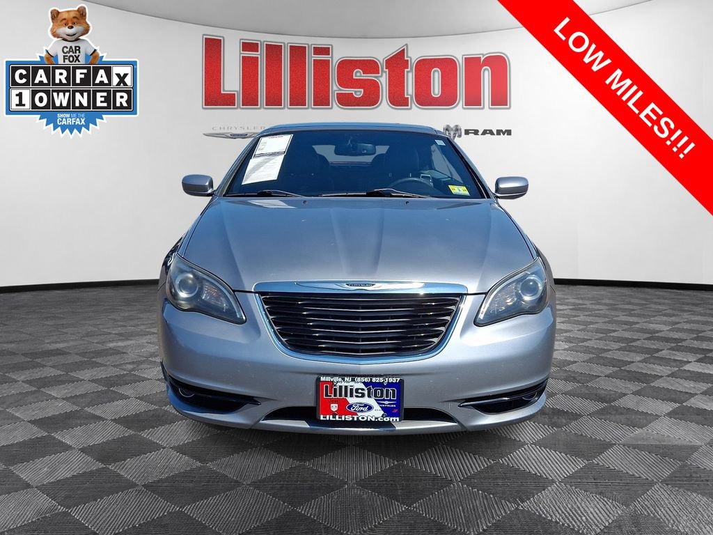 Used 2013 Chrysler 200 S FWD image 2