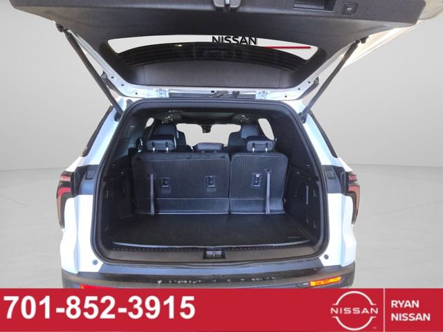 Used 2024 Chevrolet Traverse Z71 w/ Enhanced Driving Package image 42